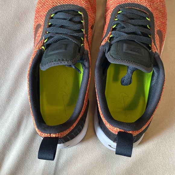 EUC NIKE Lunarestoa 2 SE Sneaker M10.5/EU:44.5 - Picture 5 of 7